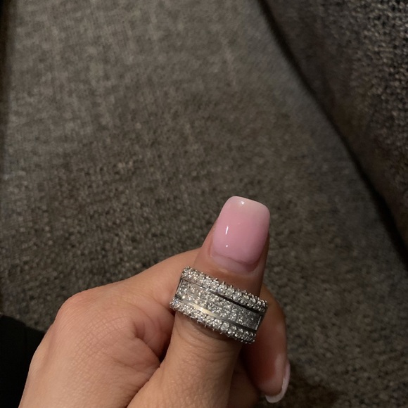 SOLD Diamond band - Picture 7 of 7